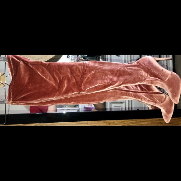 COPY - Over-the-knee High boots. - Picture 1 of 1